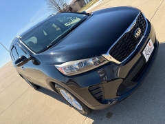 Used 2019  Kia Sorento 4d SUV AWD LX V6 at Rooster Auto Sales near Vinton&comma; IA