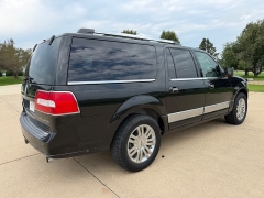 Used 2010  Lincoln Navigator L 4d SUV 4WD Elite at Rooster Auto Sales near Vinton&comma; IA
