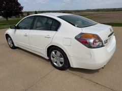 Used 2007  Nissan Altima 4d Sedan SL 2&period;5L at Rooster Auto Sales near Vinton&comma; IA