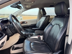 Used 2017  Chrysler Pacifica 4d Wagon Touring-L Plus at Rooster Auto Sales near Vinton&comma; IA