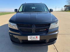 Used 2018  Dodge Journey 4d SUV FWD SE at Rooster Auto Sales near Vinton&comma; IA