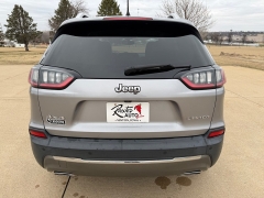 Used 2019  Jeep Cherokee 4d SUV 4WD Limited 3&period;2L at Rooster Auto Sales near Vinton&comma; IA