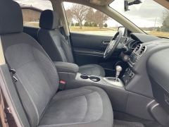 Used 2013  Nissan Rogue 4d SUV AWD SV-SL at Rooster Auto Sales near Vinton&comma; IA