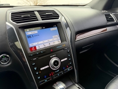 Used 2019  Ford Explorer 4d SUV 4WD Platinum at Rooster Auto Sales near Vinton&comma; IA