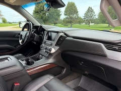 Used 2017  GMC Yukon 4d SUV 4WD SLT at Rooster Auto Sales near Vinton&comma; IA
