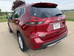 Used 2018  Nissan Rogue 4d SUV AWD SV at Rooster Auto Sales near Vinton&comma; IA