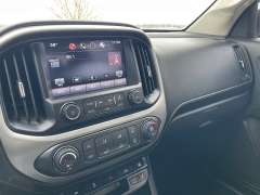 Used 2015  GMC Canyon 4WD Crew Cab SLT at Rooster Auto Sales near Vinton&comma; IA