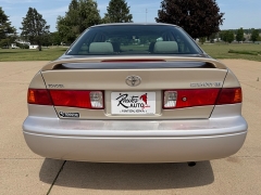 Used 2000  Toyota Camry 4d Sedan XLE at Rooster Auto Sales near Vinton&comma; IA