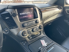 Used 2019  GMC Yukon XL 4d SUV 4WD Denali at Rooster Auto Sales near Vinton&comma; IA