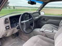 Used 1999 GMC Suburban 1500 SUV 4WD SLT at Rooster Auto Sales near Vinton, IA