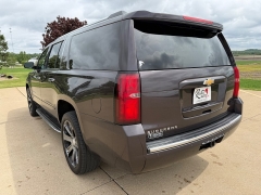 Used 2016  Chevrolet Suburban 4d SUV 4WD LTZ at Rooster Auto Sales near Vinton&comma; IA