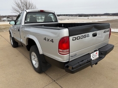 Used 2001  Dodge Dakota 4WD Reg Cab Sport at Rooster Auto Sales near Vinton&comma; IA