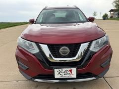 Used 2018  Nissan Rogue 4d SUV AWD SV at Rooster Auto Sales near Vinton&comma; IA