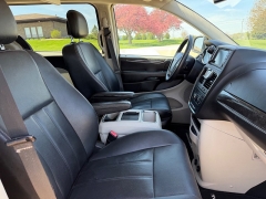 Used 2013  Chrysler Town & Country 4d Wagon Touring at Rooster Auto Sales near Vinton&comma; IA