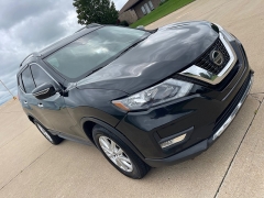 Used 2019 Nissan Rogue 4d SUV AWD SV at Rooster Auto Sales near Vinton, IA