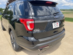 Used 2018 Ford Explorer 4d SUV 4WD XLT at Rooster Auto Sales near Vinton, IA