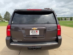 Used 2016  Chevrolet Suburban 4d SUV 4WD LTZ at Rooster Auto Sales near Vinton&comma; IA