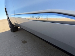 Used 2018  GMC Acadia 4d SUV AWD Denali at Rooster Auto Sales near Vinton&comma; IA