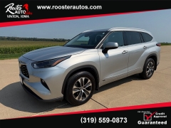 Used 2022  Toyota Highlander Hybrid XLE AWD at Rooster Auto Sales near Vinton&comma; IA