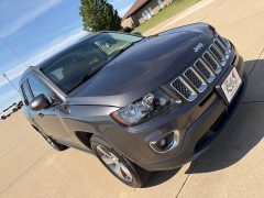Used 2016  Jeep Compass 4d SUV FWD High Altitude at Rooster Auto Sales near Vinton&comma; IA