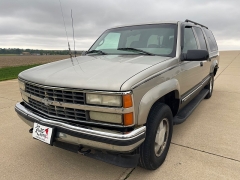 Used 1999 GMC Suburban 1500 SUV 4WD SLT at Rooster Auto Sales near Vinton, IA