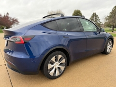 Used 2021  Tesla Model Y Long Range AWD at Rooster Auto Sales near Vinton&comma; IA