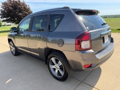 Used 2016  Jeep Compass 4d SUV FWD High Altitude at Rooster Auto Sales near Vinton&comma; IA