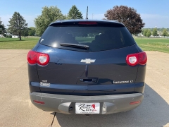 Used 2011 Chevrolet Traverse 4d SUV AWD LT2 at Rooster Auto Sales near Vinton, IA