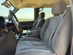 Used 2005  Chevrolet Silverado 1500 4WD Crew Cab LS at Rooster Auto Sales near Vinton&comma; IA