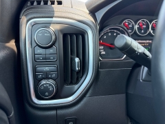 Used 2021  Chevrolet Silverado 1500 4WD Crew Cab 147" LT at Rooster Auto Sales near Vinton&comma; IA