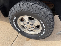 Used 2003  Chevrolet Tahoe 4d SUV 4WD Z71 at Rooster Auto Sales near Vinton&comma; IA