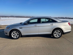 Used 2012  Ford Taurus 4d Sedan SEL at Rooster Auto Sales near Vinton&comma; IA