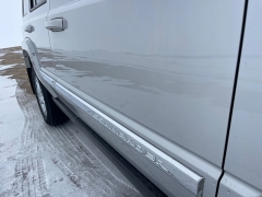 Used 2007  Jeep Commander 4d SUV 4WD Limited HEMI at Rooster Auto Sales near Vinton, IA