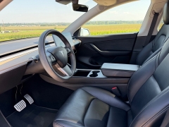 Used 2021  Tesla Model Y Performance AWD at Rooster Auto Sales near Vinton&comma; IA