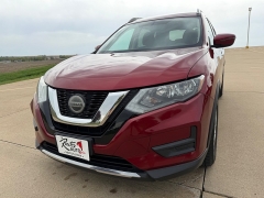 Used 2018  Nissan Rogue 4d SUV AWD SV at Rooster Auto Sales near Vinton&comma; IA