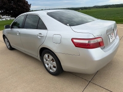 Used 2009  Toyota Camry 4d Sedan LE Auto at Rooster Auto Sales near Vinton&comma; IA