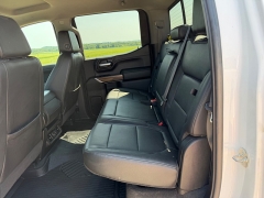 Used 2021  Chevrolet Silverado 1500 4WD Crew Cab 147" LT at Rooster Auto Sales near Vinton&comma; IA