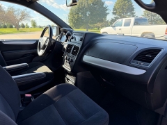 Used 2015  Dodge Grand Caravan 4d Wagon SE Plus at Rooster Auto Sales near Vinton&comma; IA