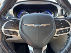 Used 2021  Chrysler Pacifica Touring L FWD at Rooster Auto Sales near Vinton&comma; IA