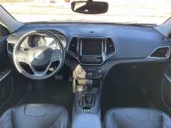 Used 2019  Jeep Cherokee 4d SUV 4WD Limited 3&period;2L at Rooster Auto Sales near Vinton&comma; IA