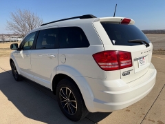Used 2018  Dodge Journey 4d SUV FWD SE at Rooster Auto Sales near Vinton&comma; IA