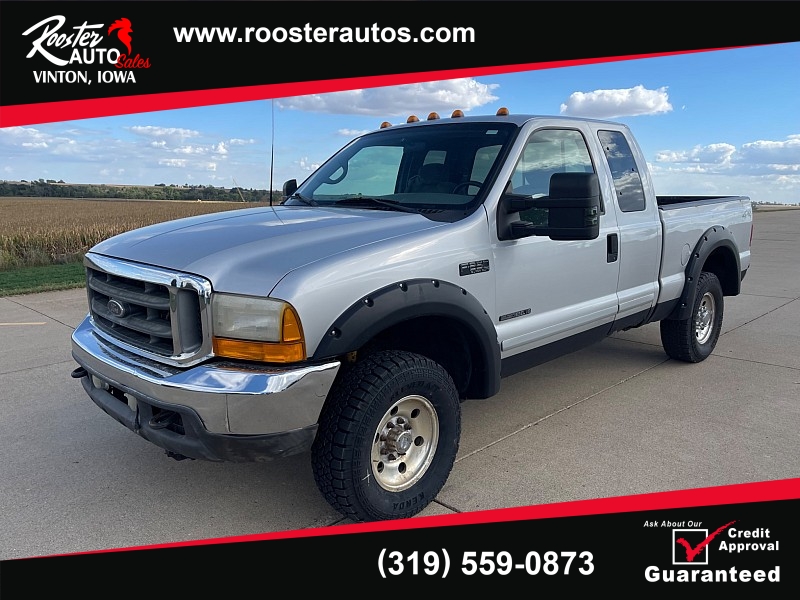 Used 2001  Ford Super Duty F-250 4WD Supercab XLT at Rooster Auto Sales near Vinton, IA