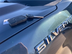 Used 2019  Chevrolet Silverado 1500 4WD Crew Cab LT at Rooster Auto Sales near Vinton&comma; IA