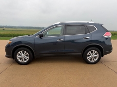 Used 2016  Nissan Rogue 4d SUV AWD SV at Rooster Auto Sales near Vinton&comma; IA