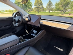 Used 2021  Tesla Model Y Long Range AWD at Rooster Auto Sales near Vinton&comma; IA