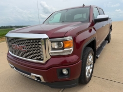 Used 2014  GMC Sierra 1500 4WD Crew Cab Denali at Rooster Auto Sales near Vinton&comma; IA