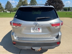 Used 2014 Toyota Highlander 4d SUV AWD XLE at Rooster Auto Sales near Vinton, IA