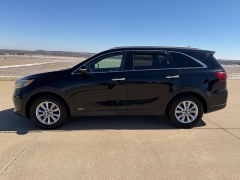Used 2019  Kia Sorento 4d SUV AWD LX V6 at Rooster Auto Sales near Vinton&comma; IA