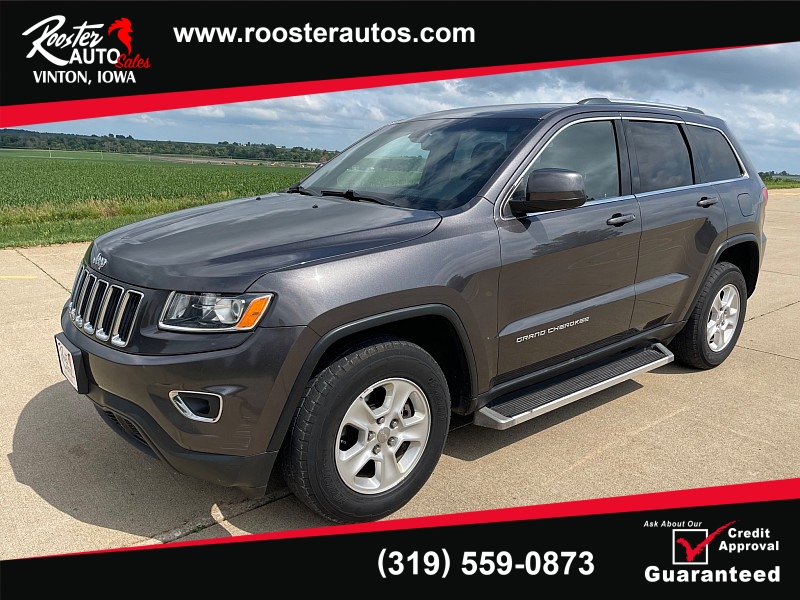 Used 2015  Jeep Grand Cherokee 4d SUV 4WD Laredo at Rooster Auto Sales near Vinton, IA