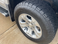 Used 2017  Chevrolet Silverado 1500 4WD Crew Cab LT at Rooster Auto Sales near Vinton&comma; IA